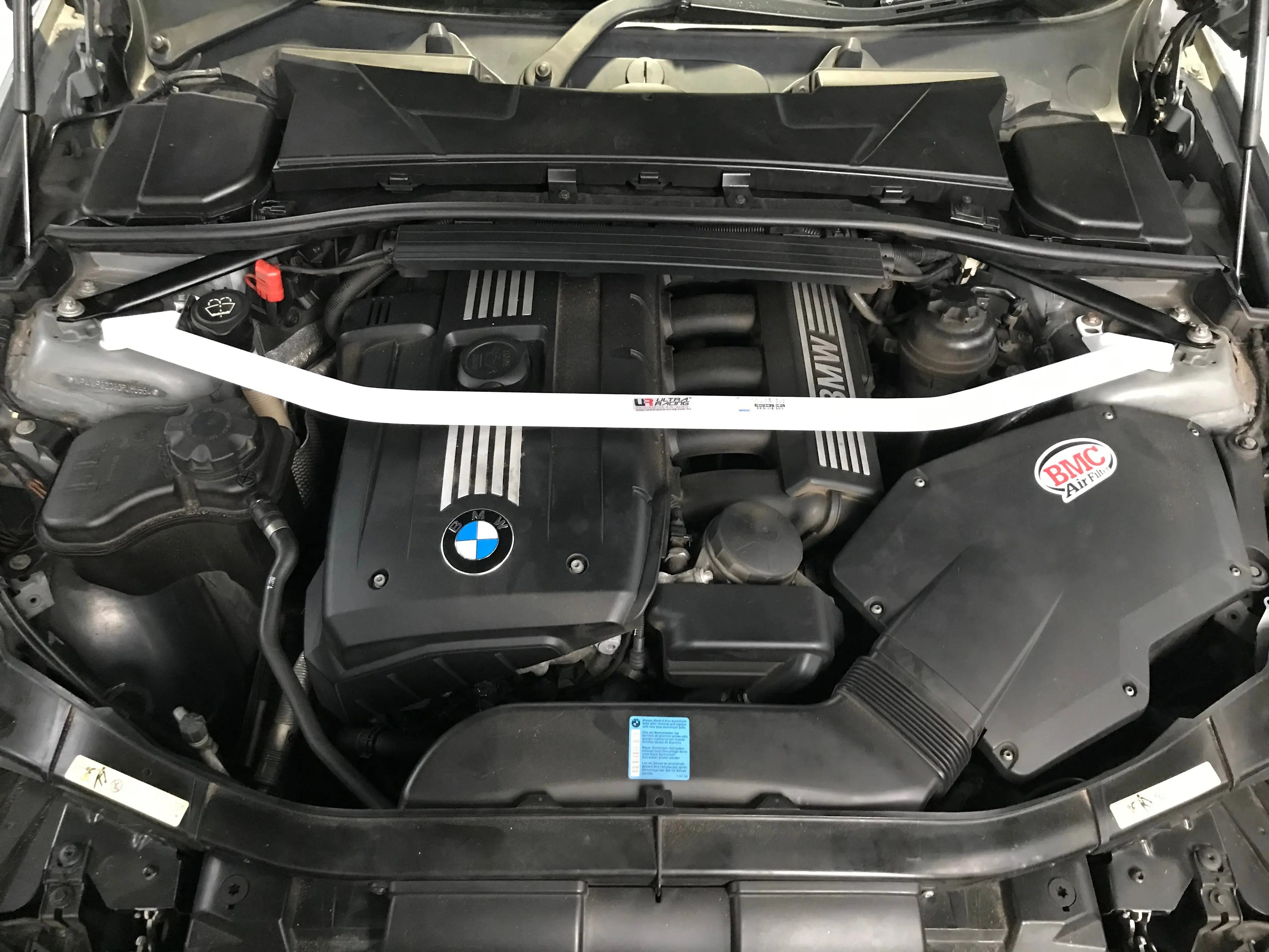 Ultra Racing BMW E90 (320d) 2.0D 2WD 2004-2013 Front Strut Brace Ultra Racing