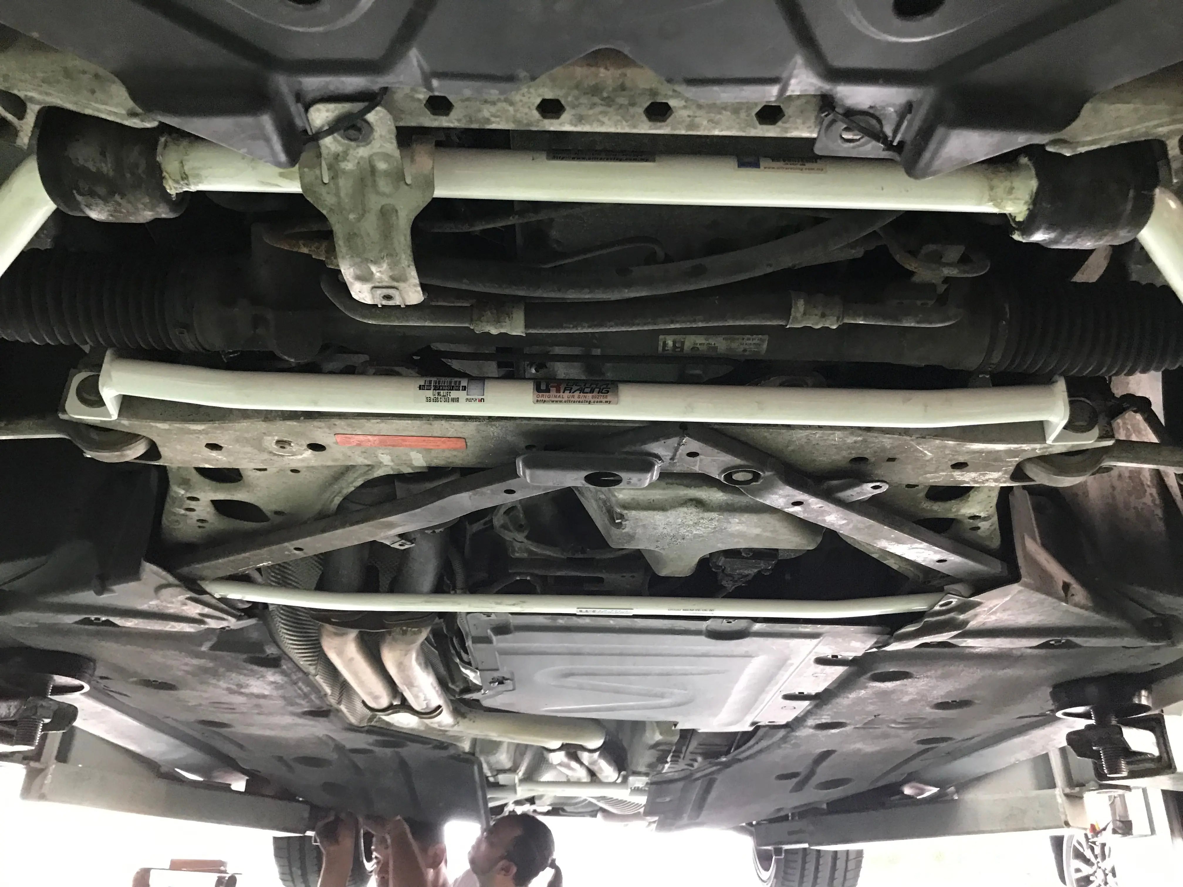 Ultra Racing BMW E92 (328i) 2.8 2WD COUPE 2006-2013 Front Lower Brace 2 Ultra Racing