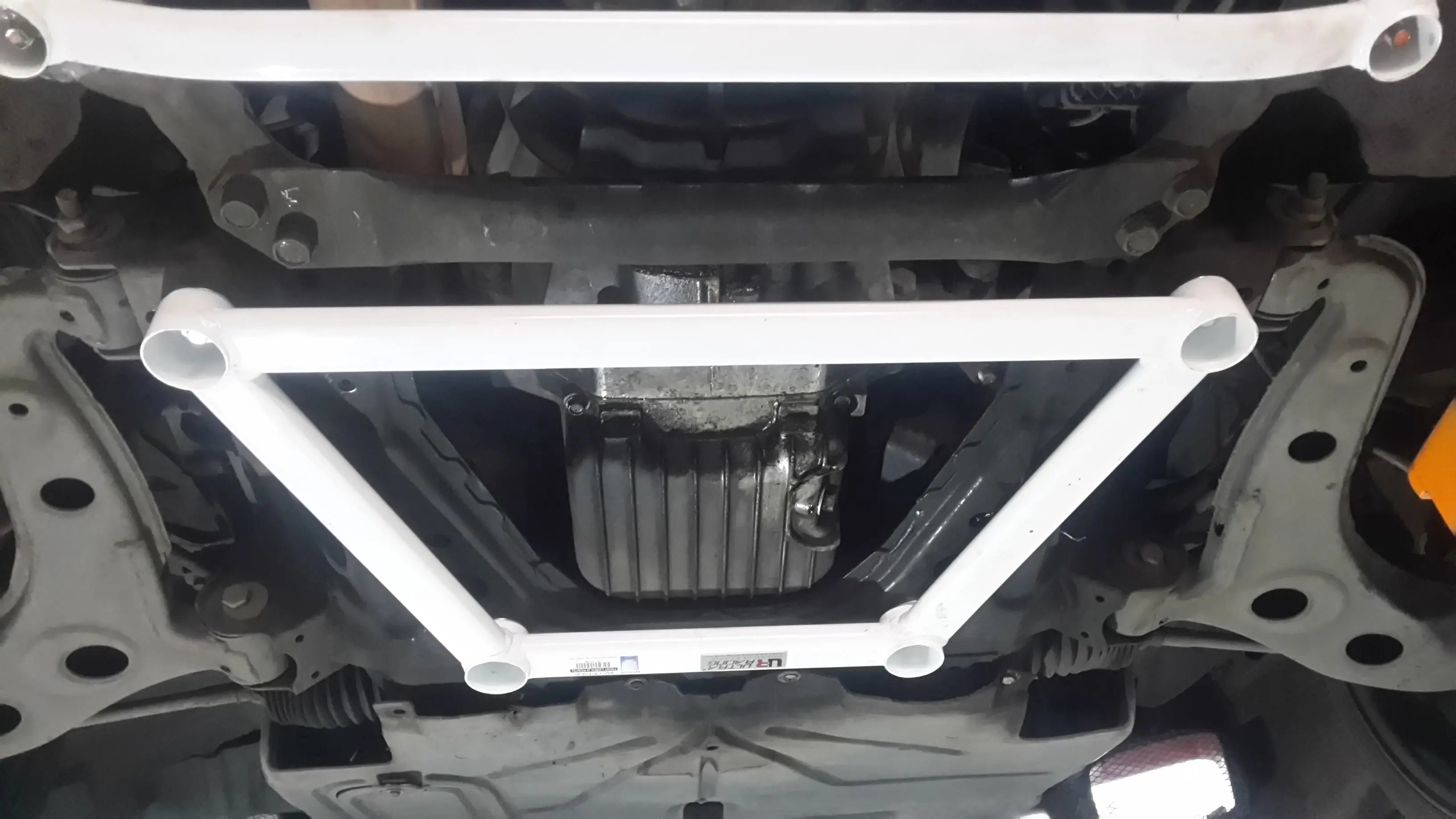 Ultra Racing MAZDA MX-5 2ND GEN (NB) 1.8 2WD 1998-2005 Front Lower Brace Ultra Racing