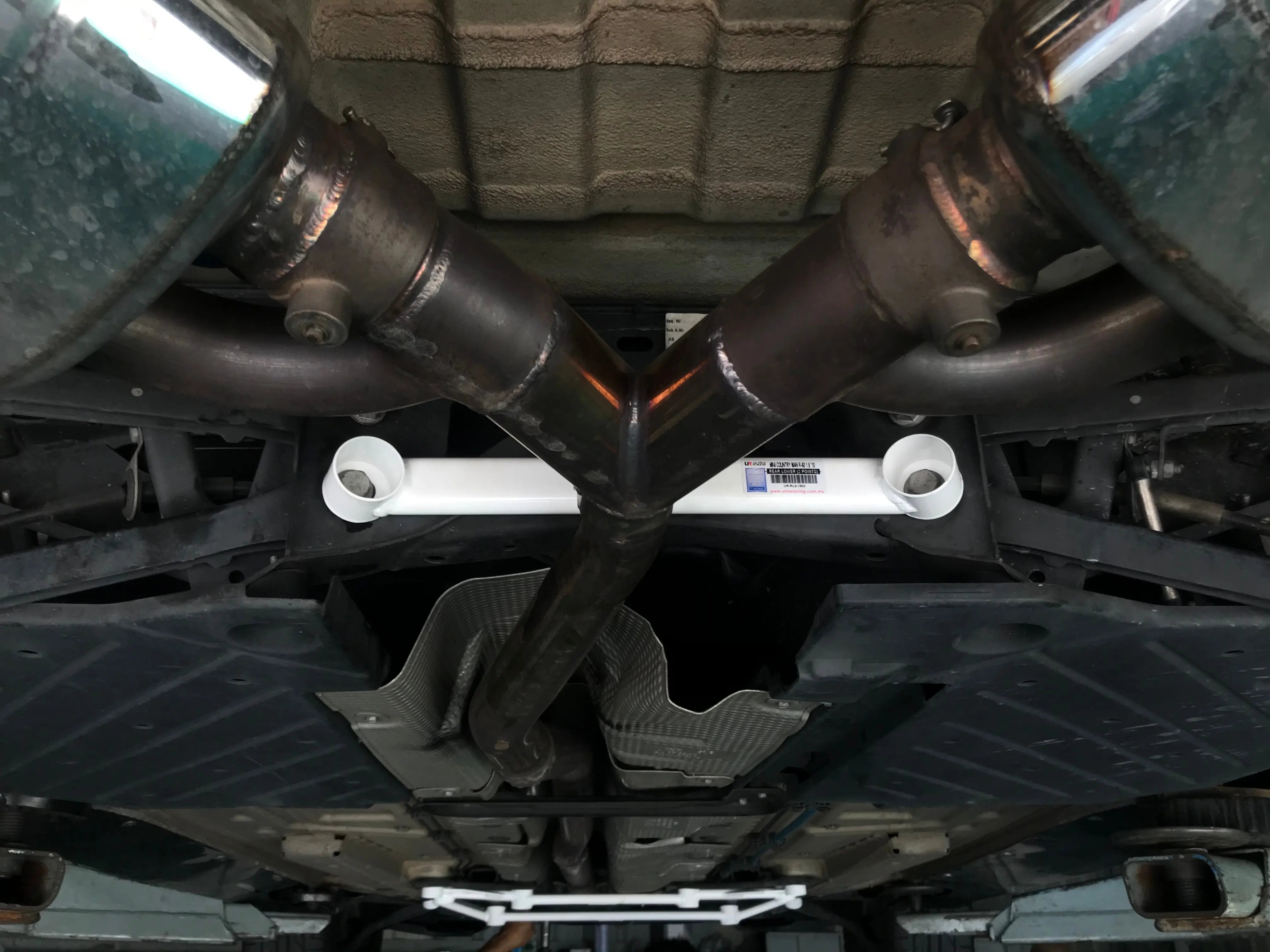 Ultra Racing MINI COUNTRY MAN 1ST GEN R60 1.6 2WD 2010-2016 Rear Lower Brace Ultra Racing