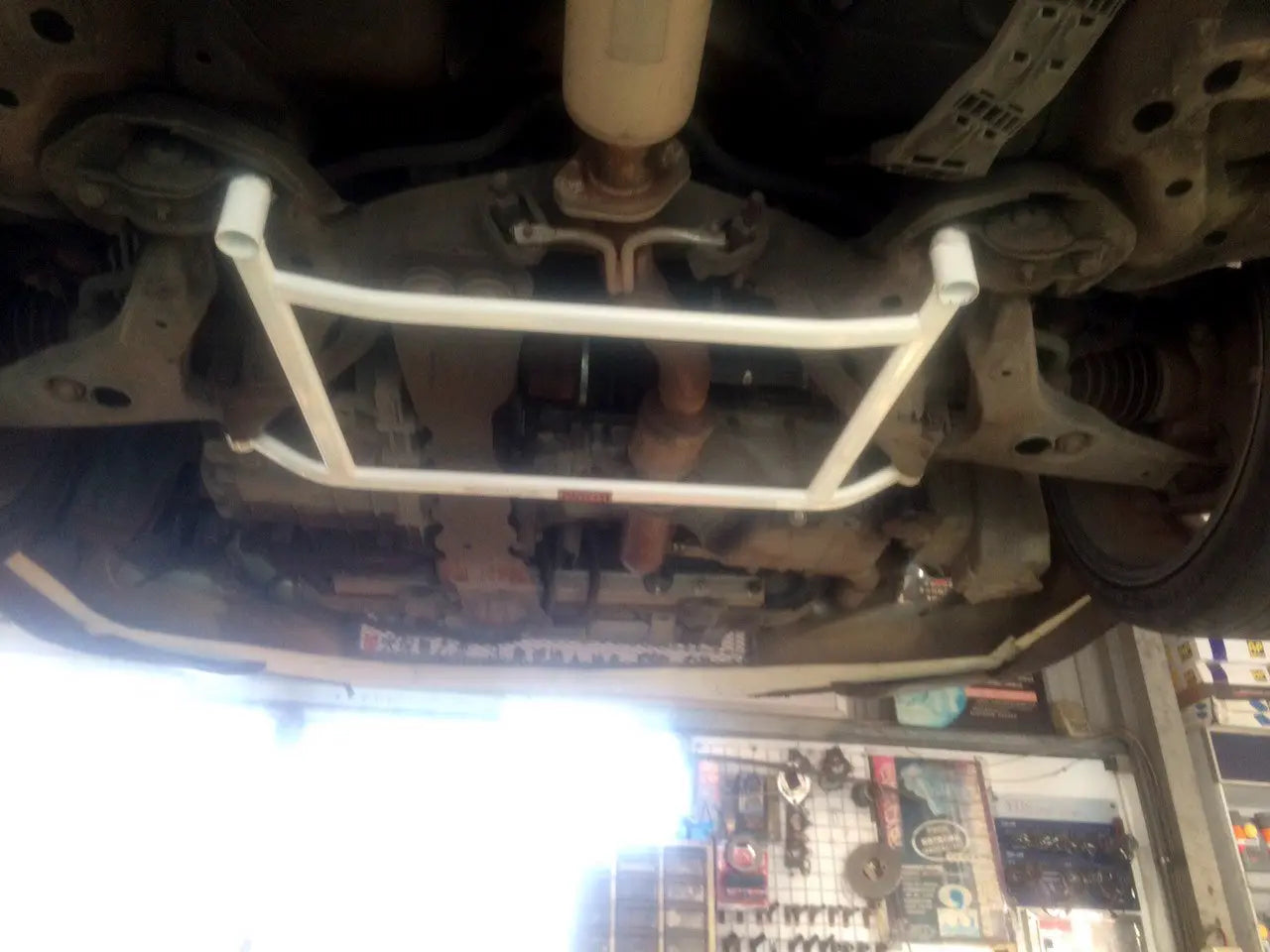 Ultra Racing MITSUBISHI EVO 5 5TH GEN (CP9A) 2.0T 4WD 1998-1999 Front Lower Brace Ultra Racing