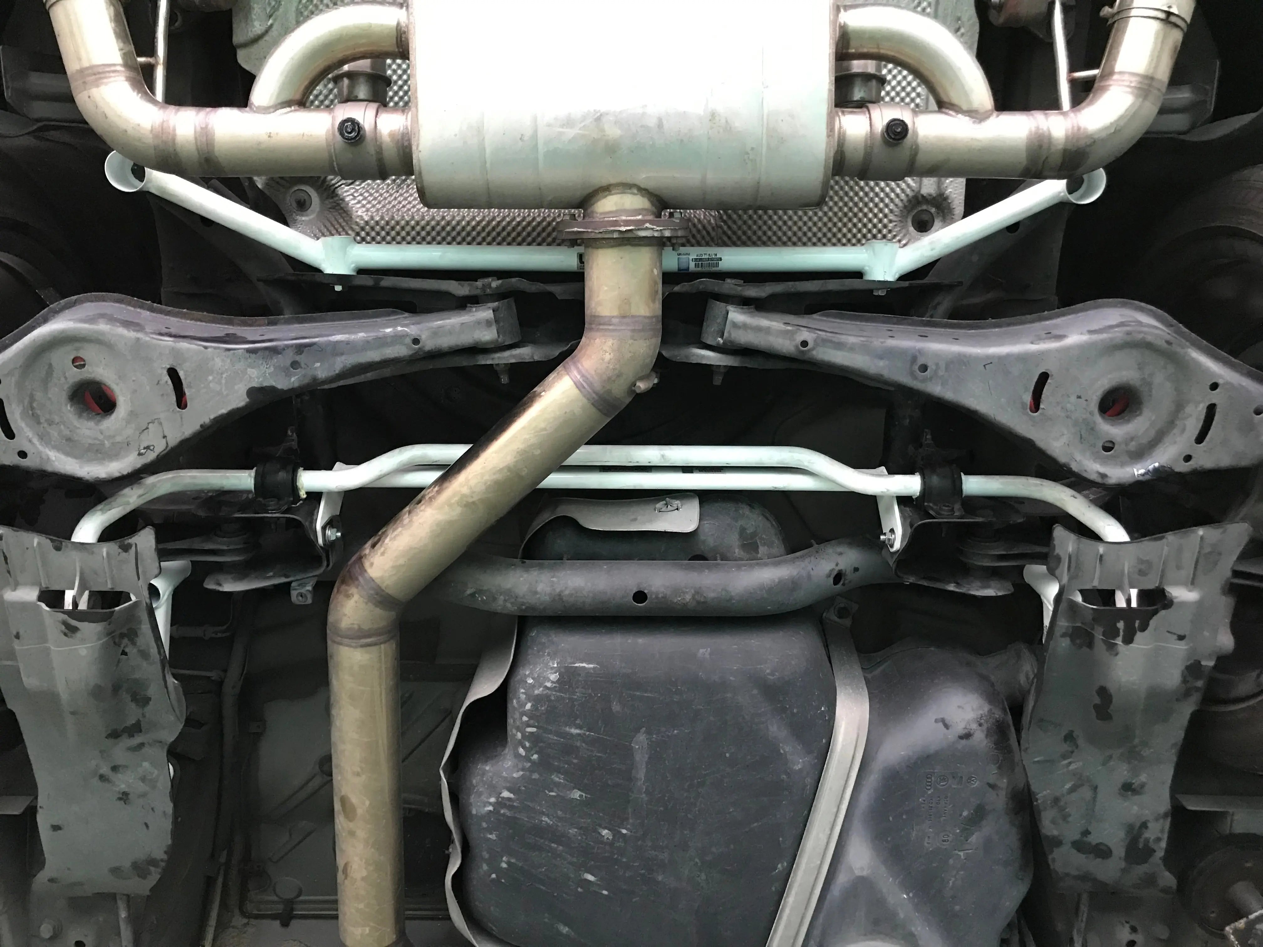 Ultra Racing Audi TT MK2 (8J) 2.0 TFSI 2WD LHD Rear Lower Brace 2 Ultra Racing