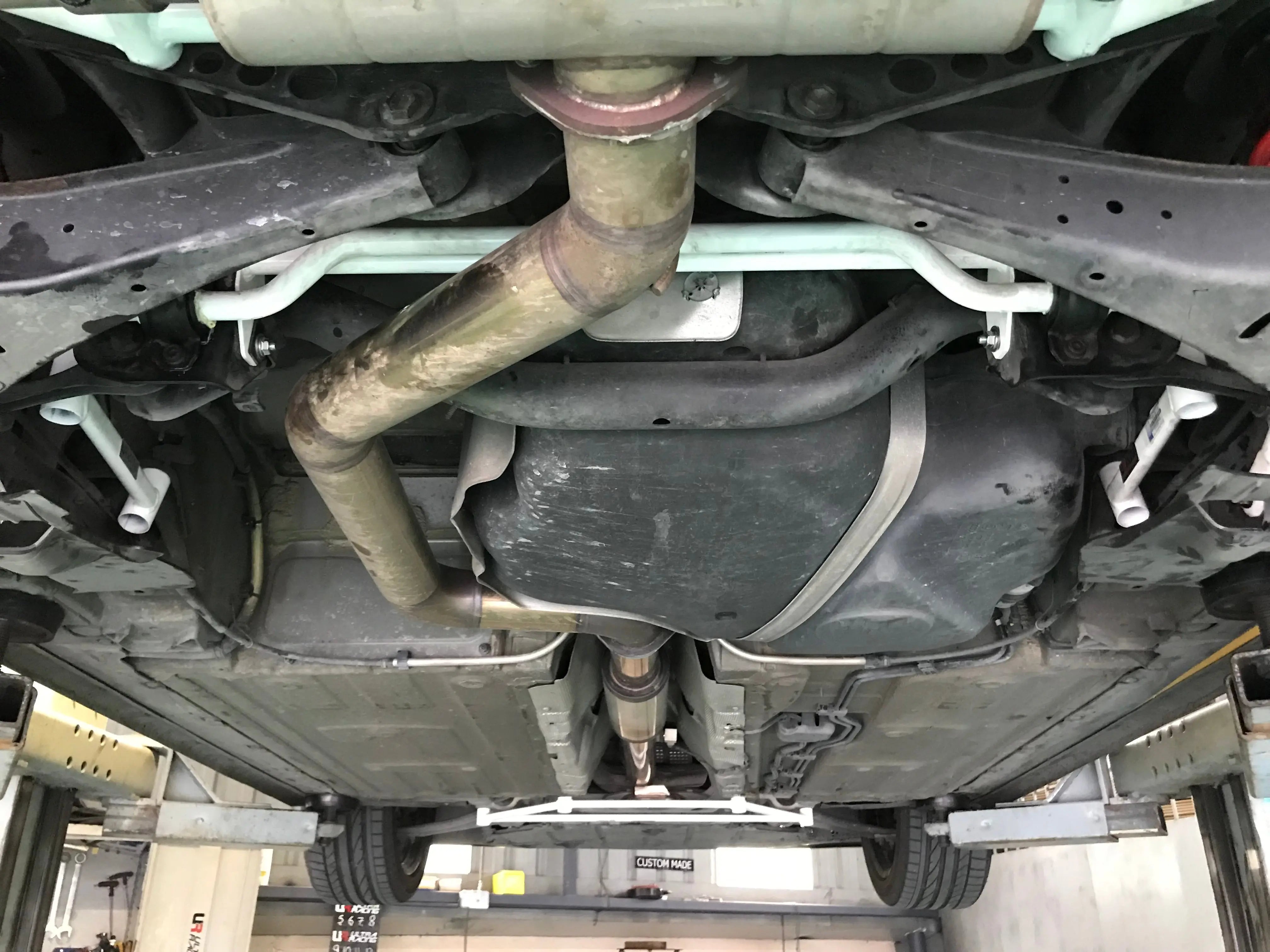 Ultra Racing Audi TT MK2 (8J) 2.0 TFSI 2WD LHD Rear Lower Brace 3 Ultra Racing