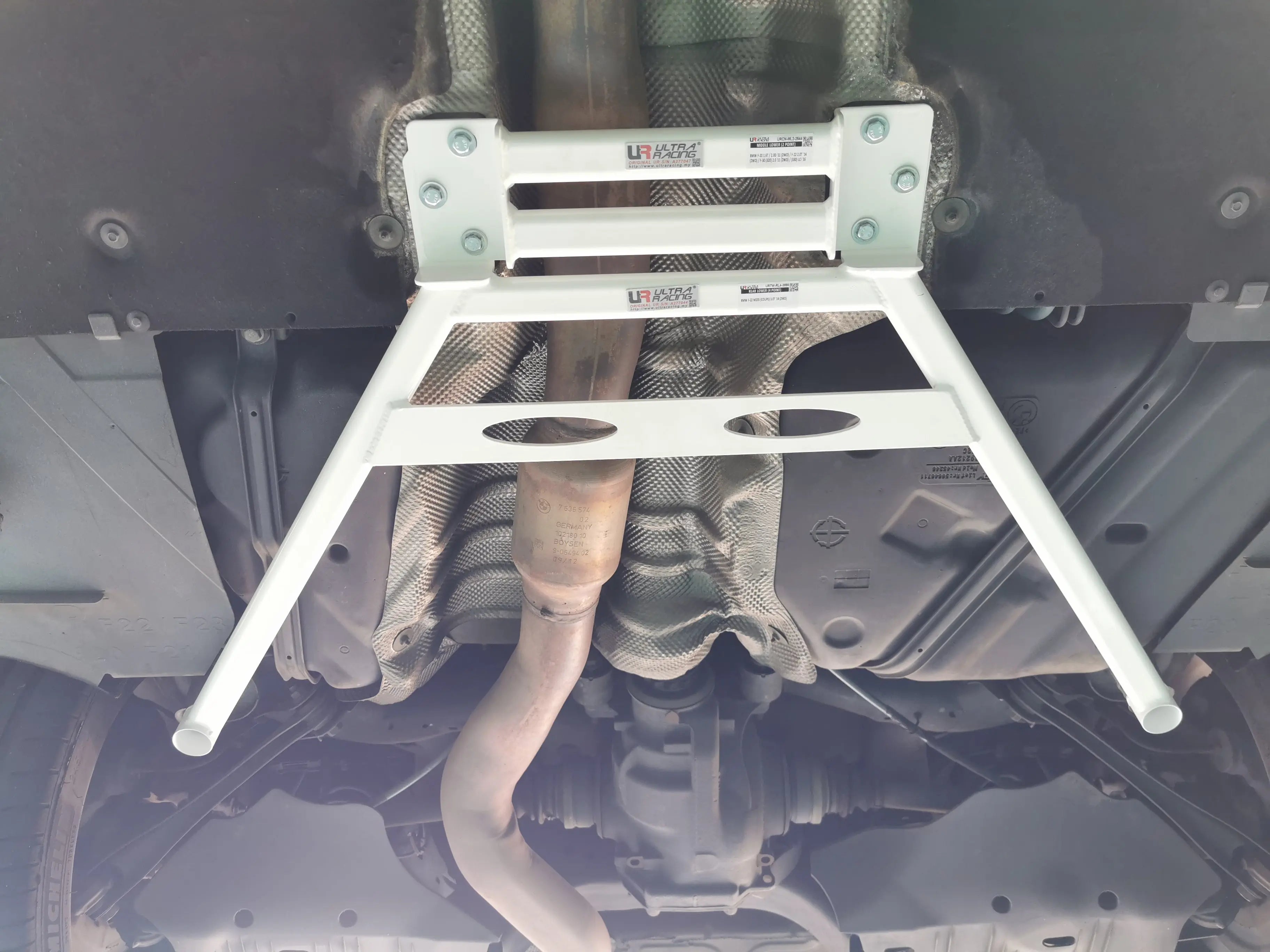 Ultra Racing  BMW F20 (M135i) 3.0 N55 2WD 2012-2015 Mid Lower Brace Ultra Racing