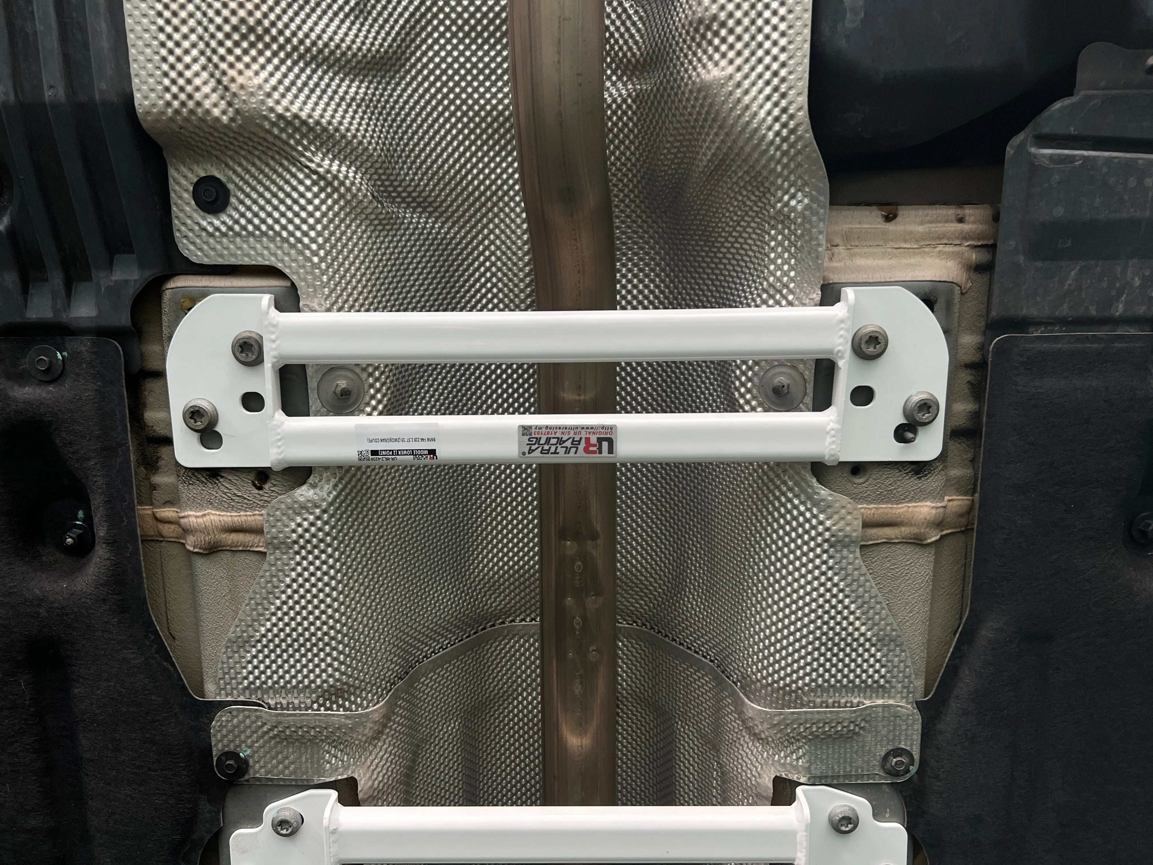 Ultra Racing  BMW F40 (120i) 2.0T 2WD 2020-present Mid Lower Brace 2 Ultra Racing