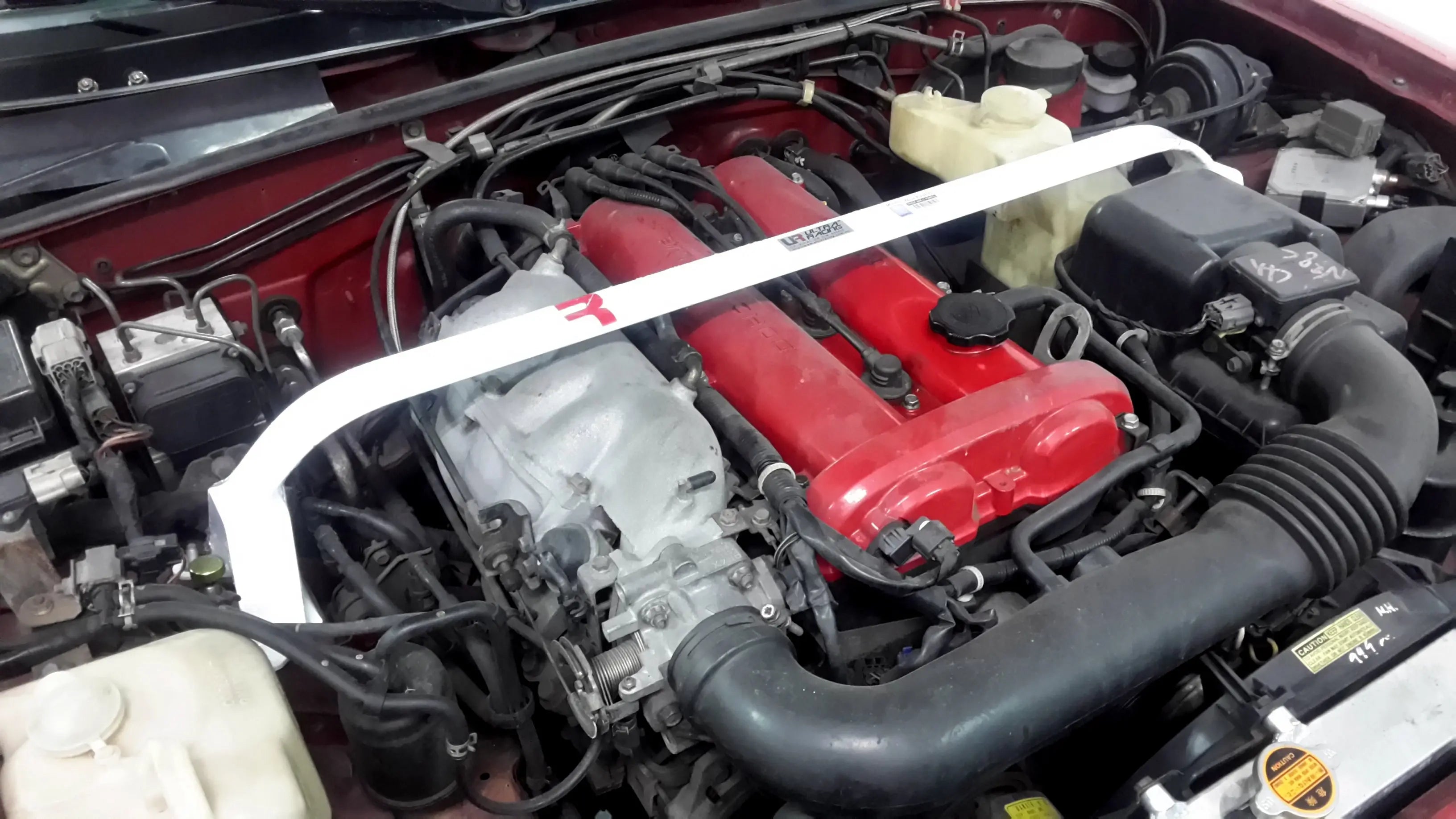 Ultra Racing MAZDA MX-5  2ND GEN (NB) 1.8 2WD 1998-2005  Front Strut Brace Ultra Racing