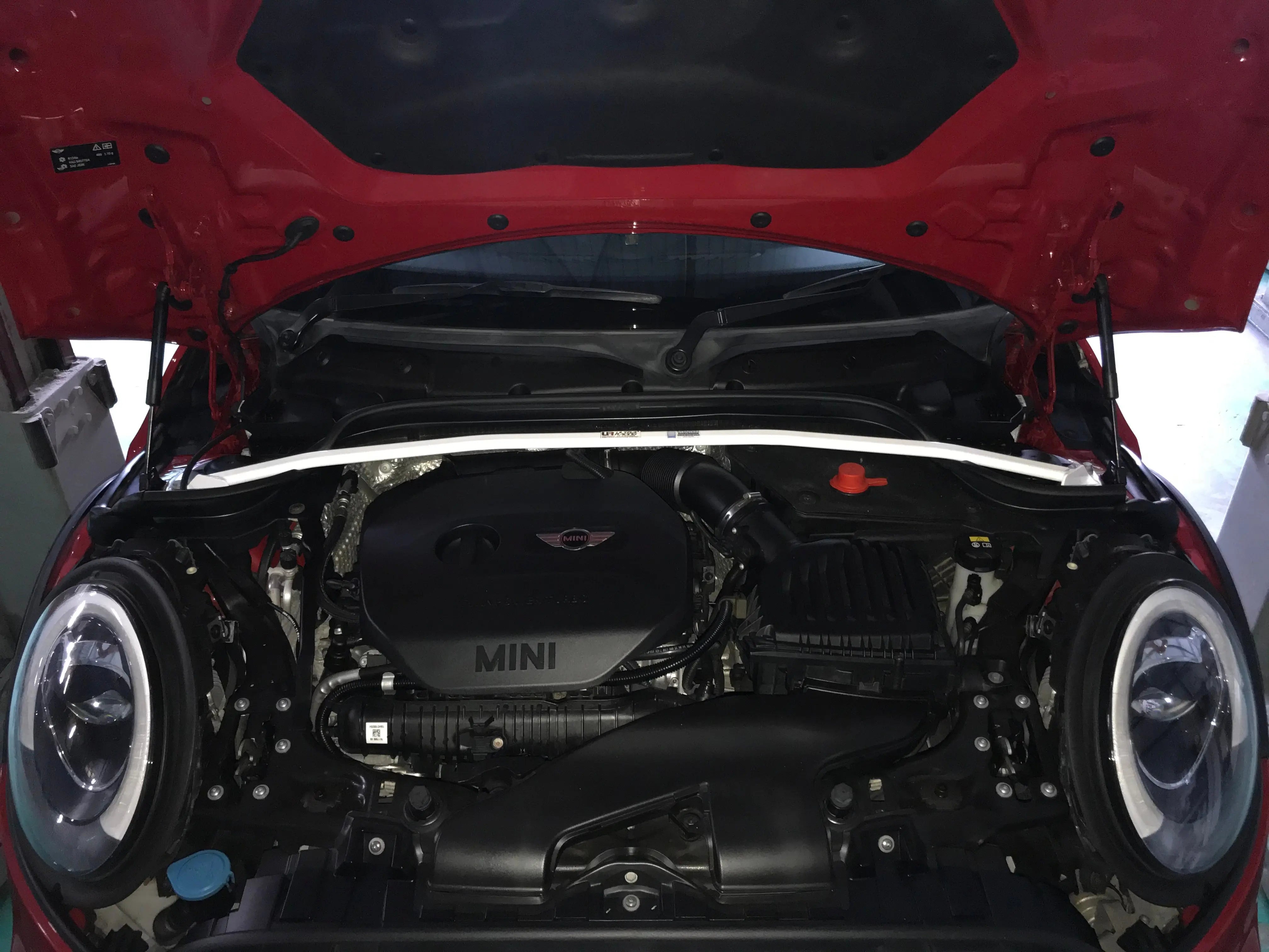 Ultra Racing MINI COOPER S  3RD GEN F56 (JCW) 2.0T 2WD 2013-present  Front Strut Brace Ultra Racing