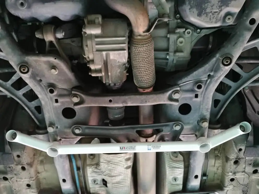 Ultra Racing MINI COUNTRY MAN  1ST GEN R60 1.6T 4WD 2010-2016  Front Lower Brace Ultra Racing