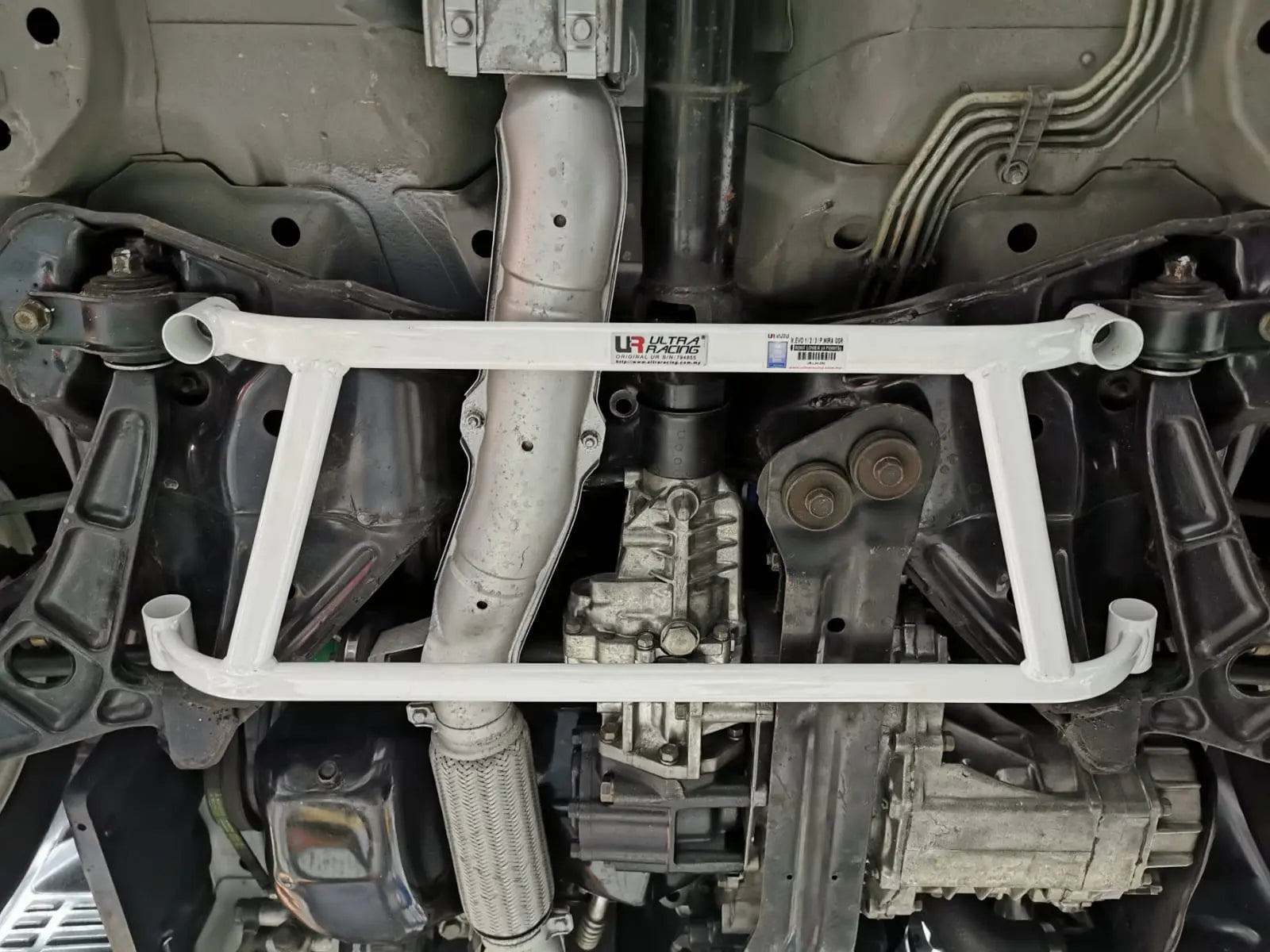 Ultra Racing MITSUBISHI EVO 3 3RD GEN (CE9A) 2.0T 4WD 1995-1996  Front Lower Brace Ultra Racing